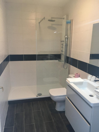 Bathroom 2, L'Art Dit Vin, Charente-Maritime