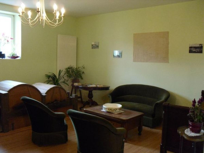 2, Detente a Montigny : 4 Chambres, Terrasse, Jardin - FR-1-585-154, Meuse