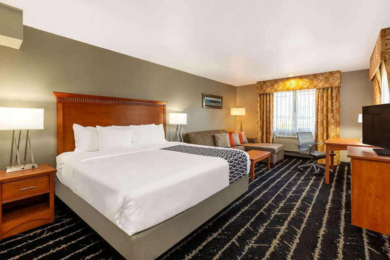 Bedroom 3, La Quinta Inn & Suites by Wyndham Vancouver, Clark