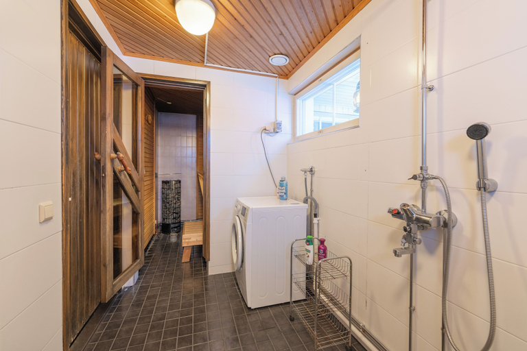 Bathroom 4, Kuukkeli Apartments, Lapland