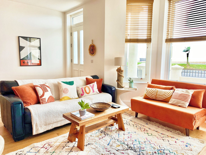 Others 5, Stunning 2 Bed Apartment on the beach by Urban Roost, West Sussex