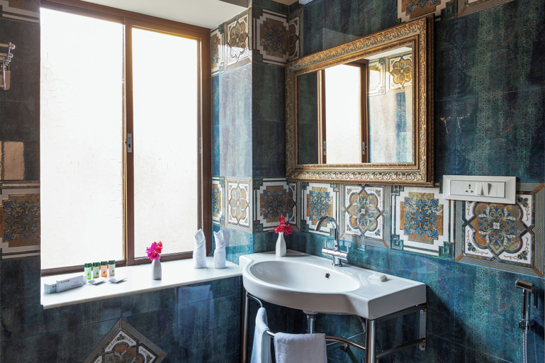 Bathroom, WelcomHeritage Mandir Palace, Jaisalmer