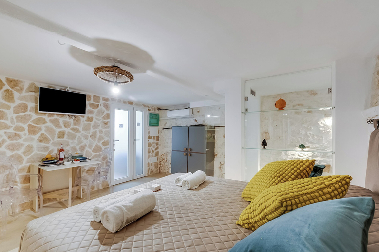 Room 4, Maison 43 Ostuni With Indoor Pool, Brindisi