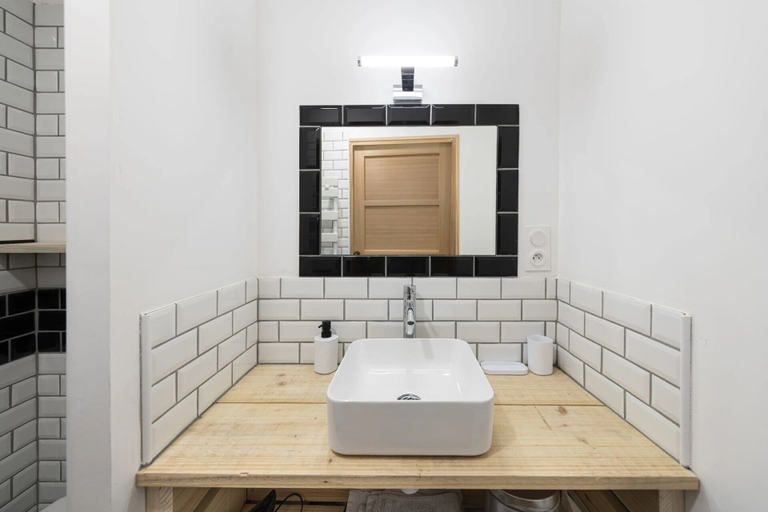 Bathroom 5, Gerard Lefeuvre, Sarthe
