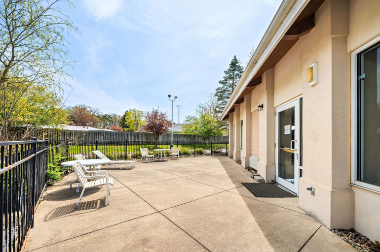 Others 3, LakeWood Inn & Suites, Cass
