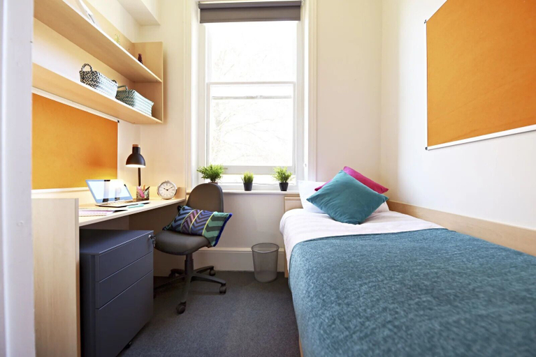 Bedroom 2, Raymont Hall, London
