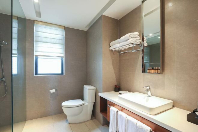 Bathroom 2, Relais Boutique Apartment (Huizhou Huarun Xiaojingwan), Huizhou