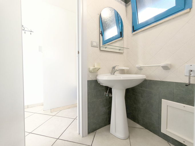Bathroom, MONOLOCALE LA CORTE SUL MARE, Lecce