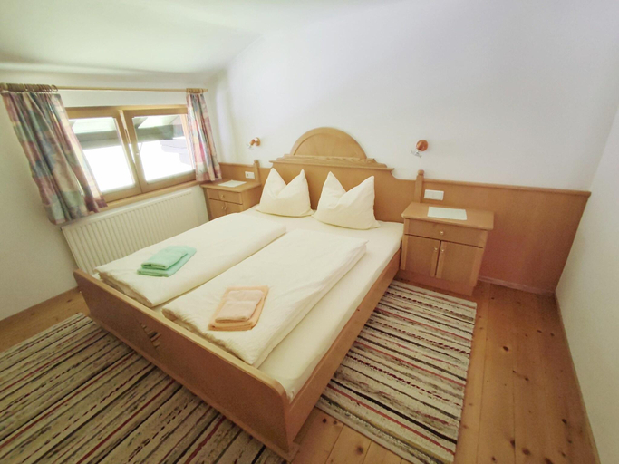Others 4, Chalet in Tirol by Zillertal Ski Slopes, Schwaz