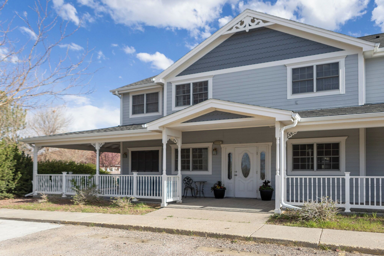 Exterior & Views 4, Thankers, Platte