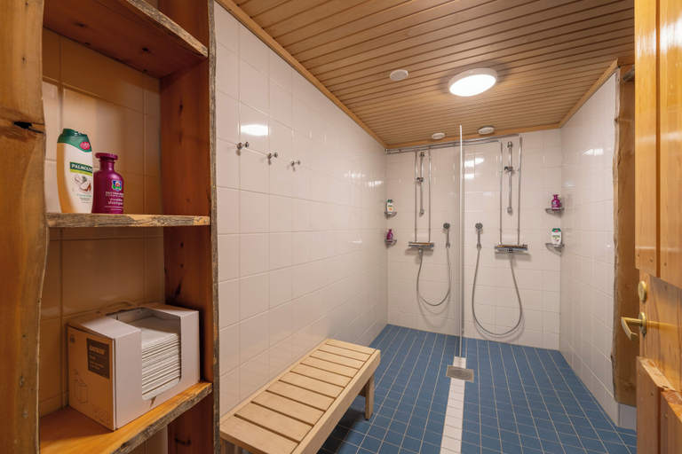 Bathroom 3, Kuukkeli Log Houses Teerenpesä, Lapland