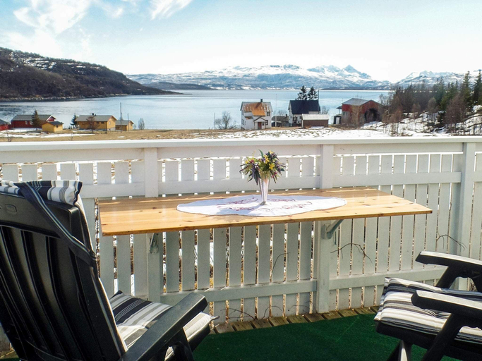 Others 4, person holiday home in Skatvik-By Traum, Tranøy