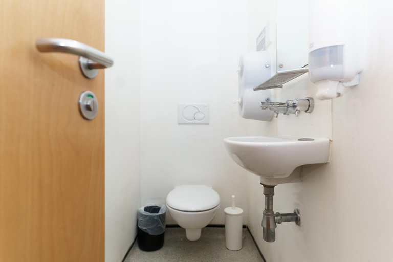 Bathroom 2, YHA London Central, London