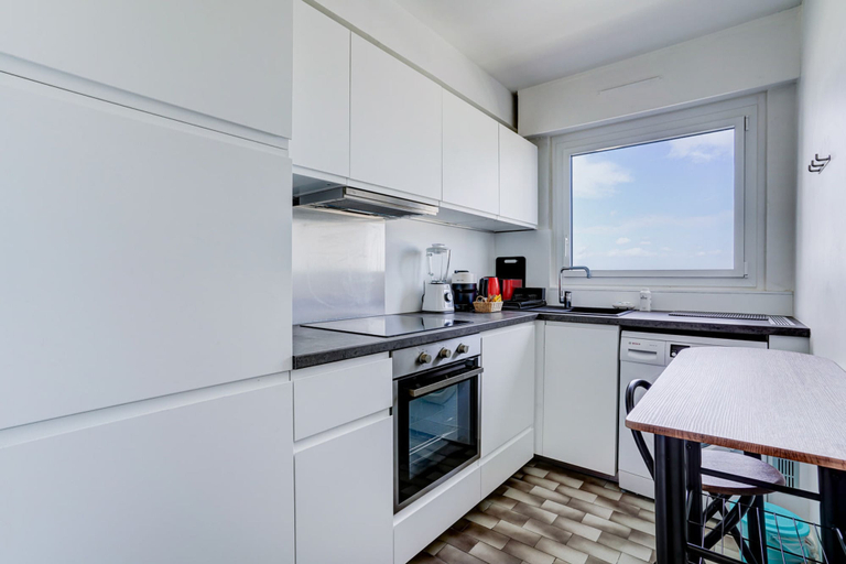 Room 5, Montparnasse View Nice 1 Bedroom in Montparnasse, Paris
