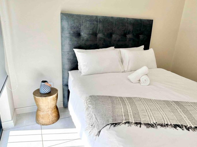 Bedroom 3, Ballito Hills - Ocean View, Queen bed & Free Wi-Fi, iLembe
