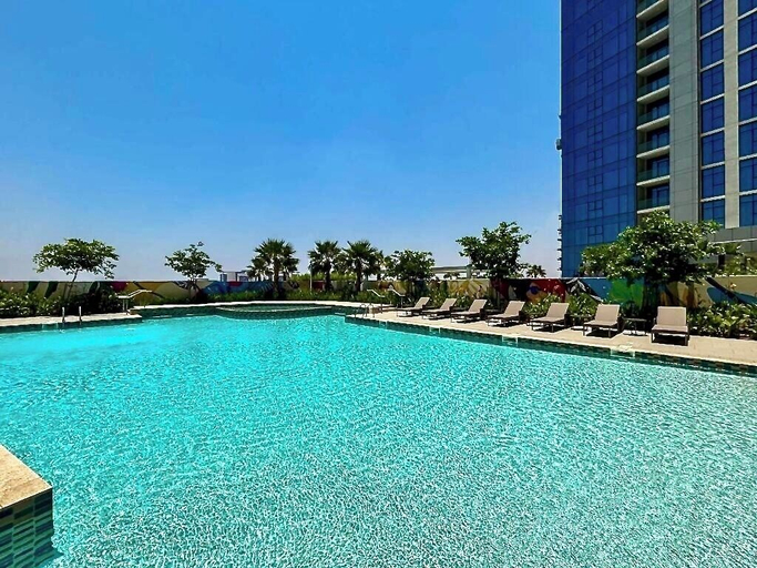 Sport & Beauty 4, Lux BnB Aykon City, Dubai