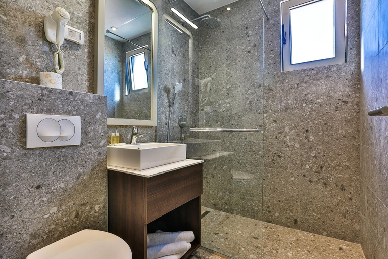 Bathroom 4, Hotel Bono