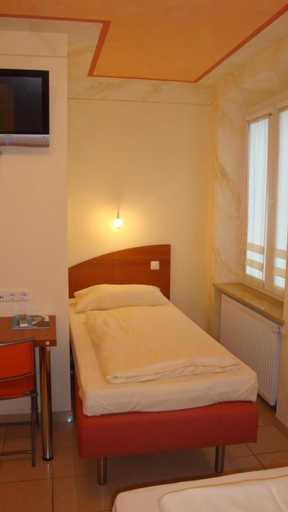 Bedroom, StadtHotel Passau, Passau