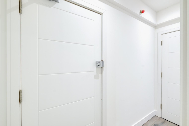 Others 4, Modern 2 Bedroom Apartments Town Centre Camberley, Surrey