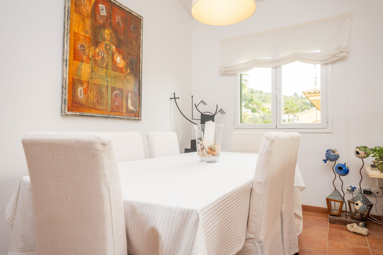 Room 2, Xilvar in Mallorca With 3 Bedrooms and 2 Bathrooms, Baleares