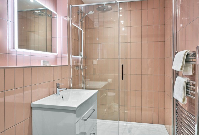 Bathroom 2, King Sitric Seafood Bar & Accommodation, Dublin