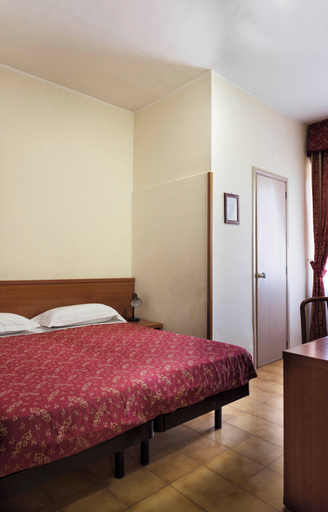Bedroom 5, Stromboli, Rome
