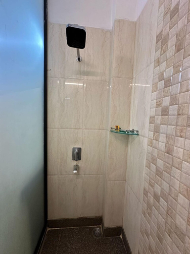 Bathroom 3, Svaruchi (A Boutique Hotel), Delhi