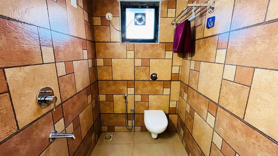 Bathroom 4, Monteria Village, Raigarh