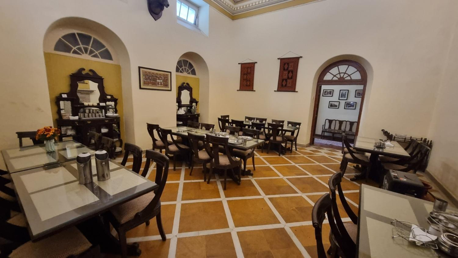 Food & Drinks 5, Hotel Padmini Nivas, Dehradun