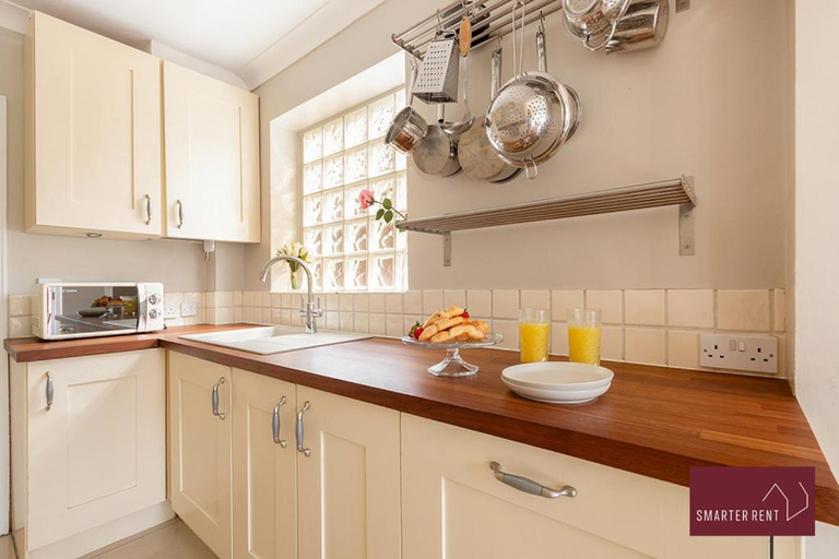 Dining Room 5, Maidenhead - 4 Bedroom House With Driveway & Garden, Windsor and Maidenhead