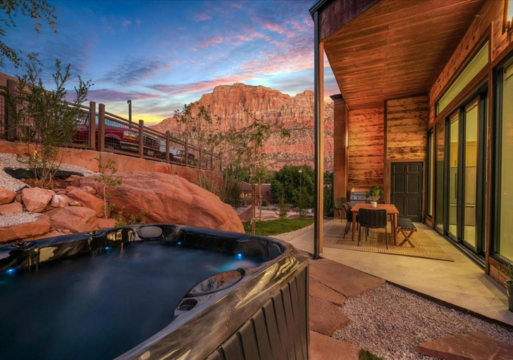 Sport & Beauty 2, Zion Sage Suites, Washington