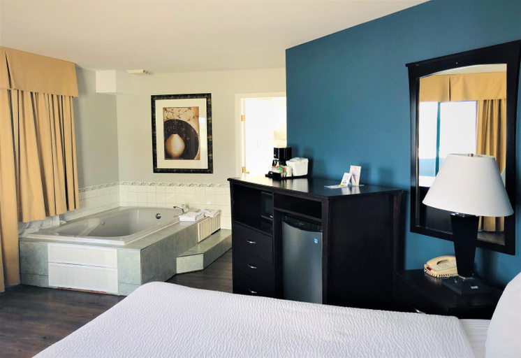 Bedroom 2, Days Inn By Wyndham Kamloops Bc, Thompson-Nicola