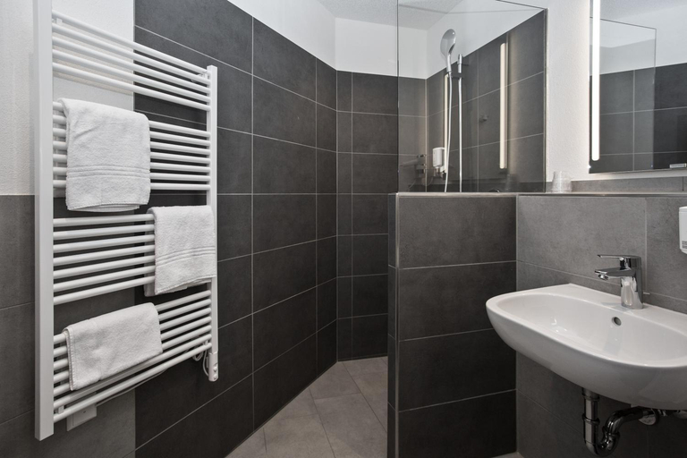 Bathroom 4, Hotel Gasthaus Engel Luttingen, Waldshut