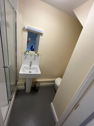 Bathroom 3, The Swan @Old Stratford, Milton Keynes