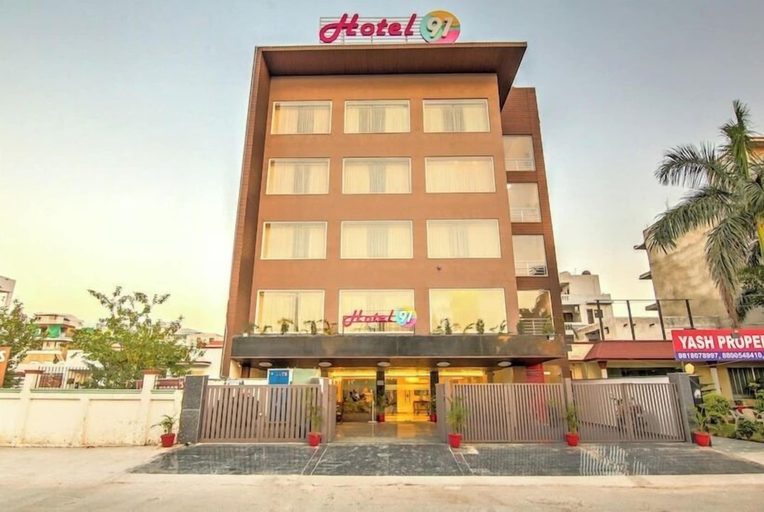 Exterior & Views, Hotel 91 Huda Premier, Gurgaon
