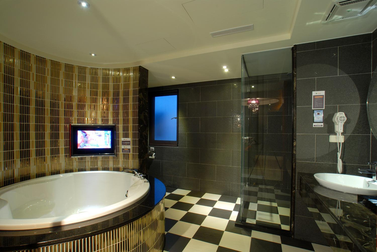 Bathroom 2, We Motel - Ziyou , Kaohsiung