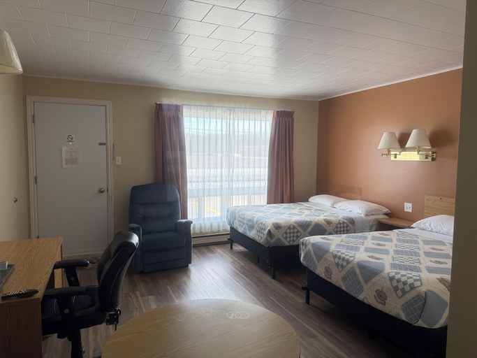 Bedroom 3, Le Campagnard, Matane