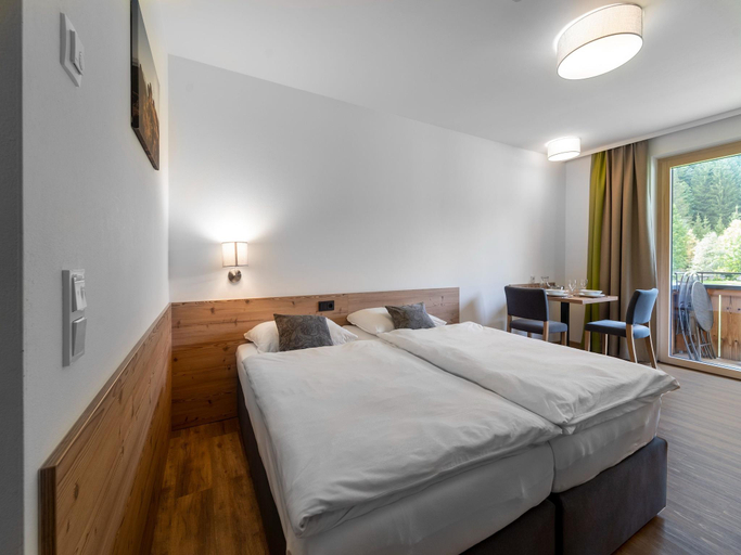 Bedroom 2, Chalet in Saalbach near Ski Slopes, Zell am See