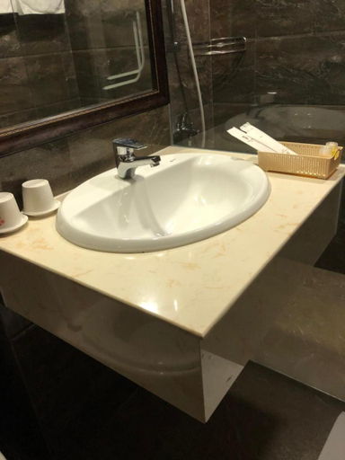 Bathroom 5, Phung Long Hotel, Ho Chi Minh City