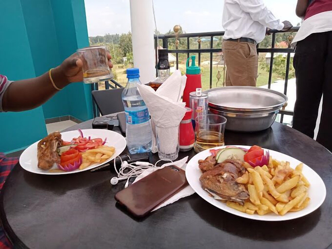 Food & Drinks 5, Hotel Vannah, Suna West