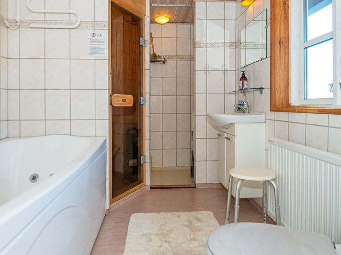Bathroom 3, person holiday home in Knebel, Syddjurs
