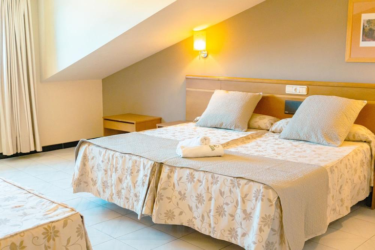 Bedroom 3, Hotel Atalaya I, Pontevedra