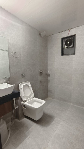 Bathroom 4, Hotel Ashraya International, Mumbai Suburban