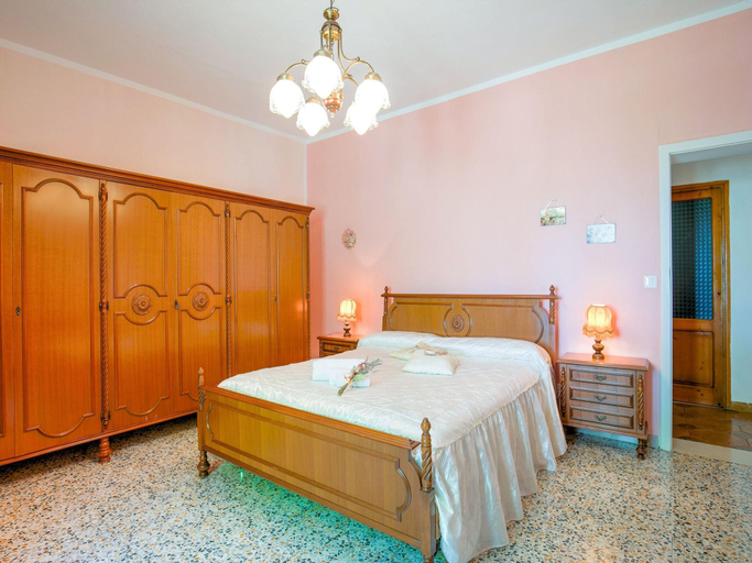 Bedroom 3, Tuscany Family Country Home, Pisa