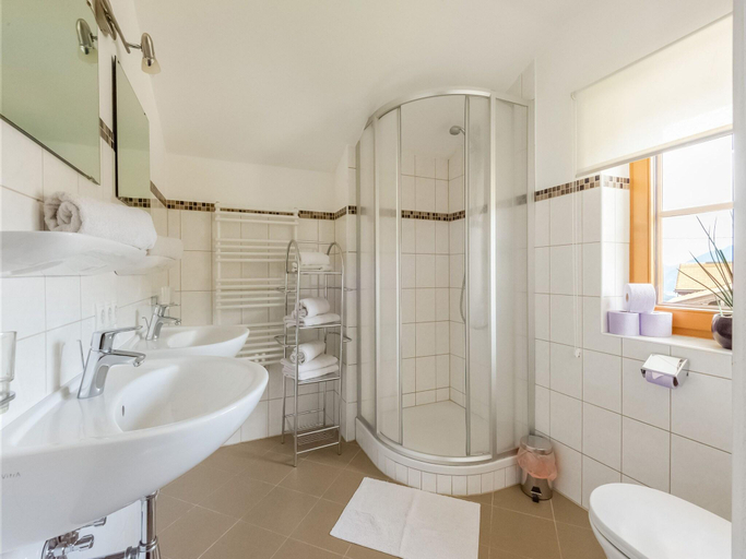Bathroom 4, Apartment in Hainzenberg near Ski Lift, Schwaz