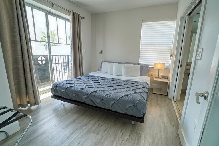 Bedroom 4, Private Apartment at the Congress, Miami-Dade