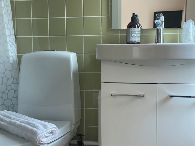 Bathroom 4, Hotel Villum, Bornholm