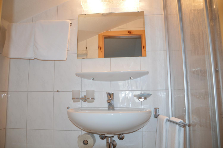 Bathroom 3, Hotel Seeblick, Hinterrhein