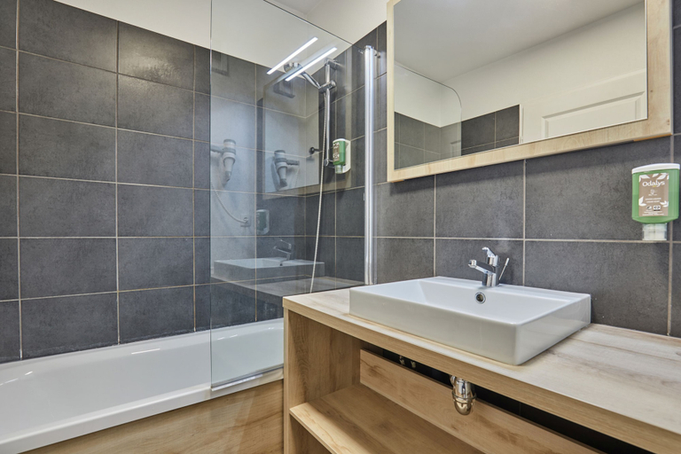 Bathroom 3, Odalys City Apartment Hotel - Aix en Provence Ouest, Bouches-du-Rhône