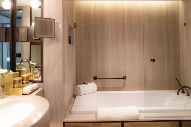Bathroom 28